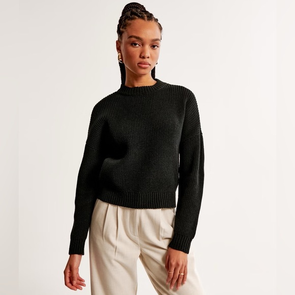 Abercrombie & Fitch Chenille Wedge Crew Sweater - Picture 3 of 13